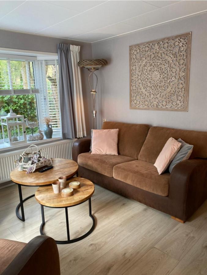 Luxe Chalet Met Prachtig Terras Op De Veluwe , Veel Privacy Hoenderloo Luaran gambar