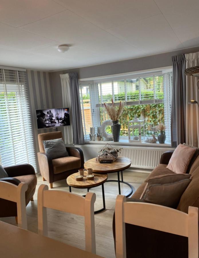 Luxe Chalet Met Prachtig Terras Op De Veluwe , Veel Privacy Hoenderloo Luaran gambar