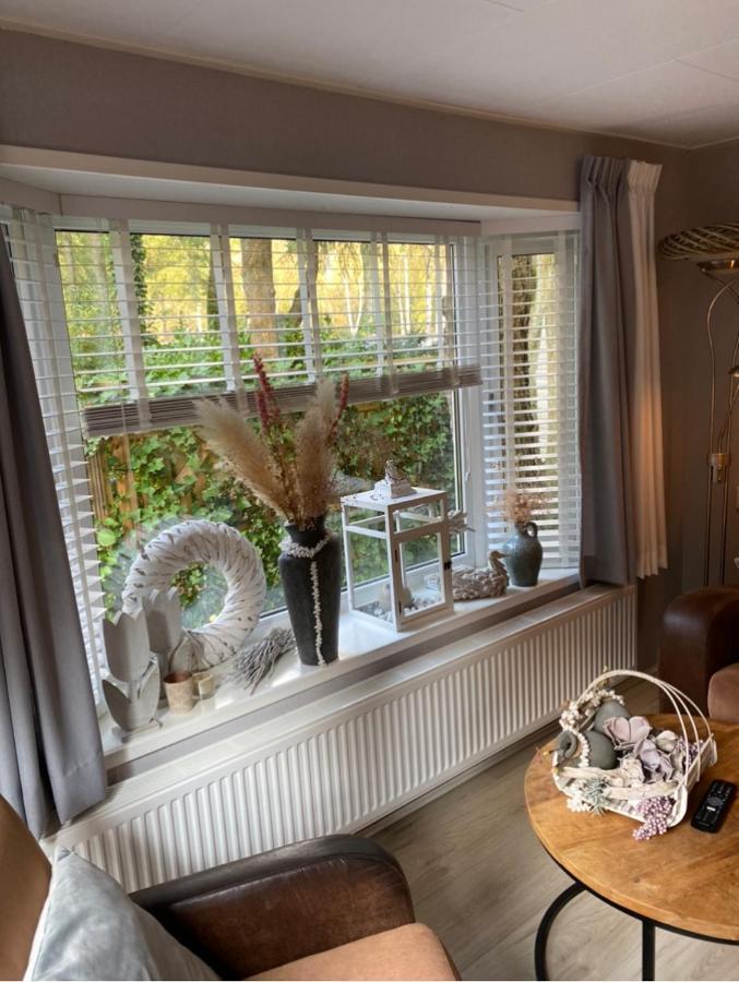 Luxe Chalet Met Prachtig Terras Op De Veluwe , Veel Privacy Hoenderloo Luaran gambar